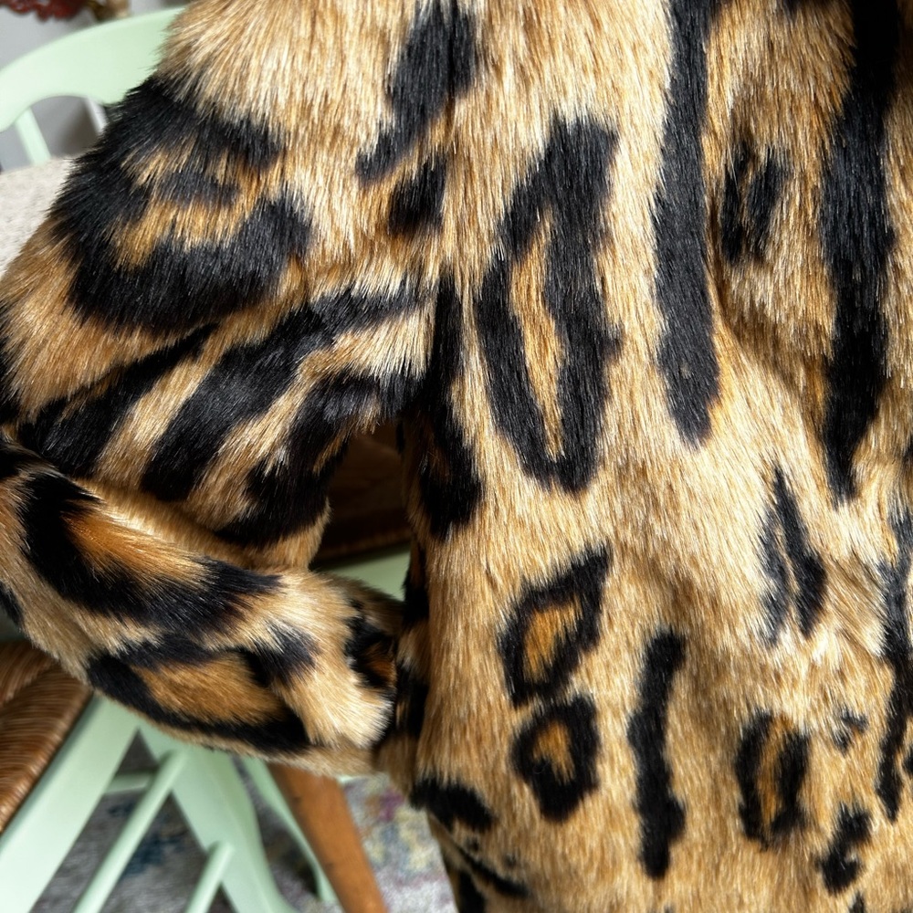 Leopard Print Faux Fur Jacket - Picture 3 of 4